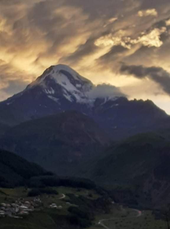 Bana Hotel Kazbegi Luaran gambar